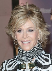 Jane Fonda wearing the layered wings haircut. Again.